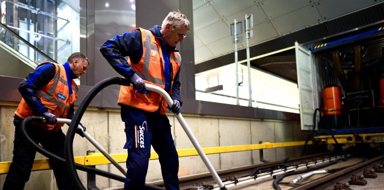 Succes schoonmaak, schoonmaken, noordzuidlijn