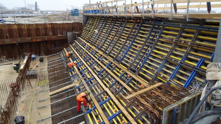 Bouwput, de gilde groep, medewerkers aan het werk