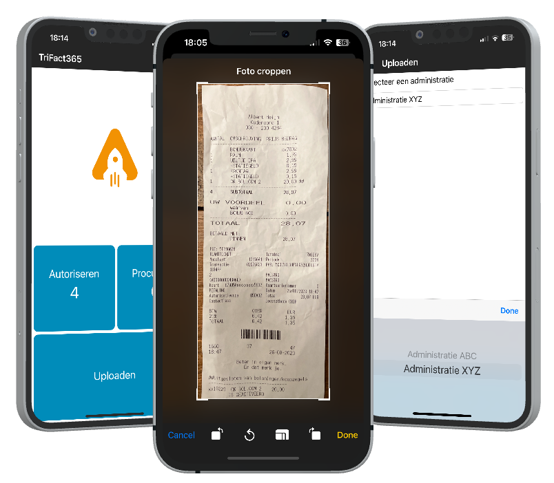 Drie telefoons met de mobiele app van TriFact365. Zichtaar zijn het bijsnijden van een foto van een kassabonntje, het dashboard van de app en het scherm waarin een administratie gekozen kan worden.