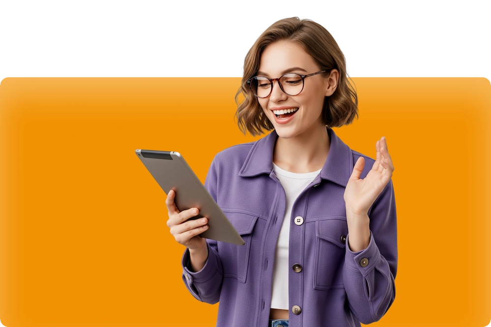 Twee collega's vergelijken scan en herken software voor factuurverwerking